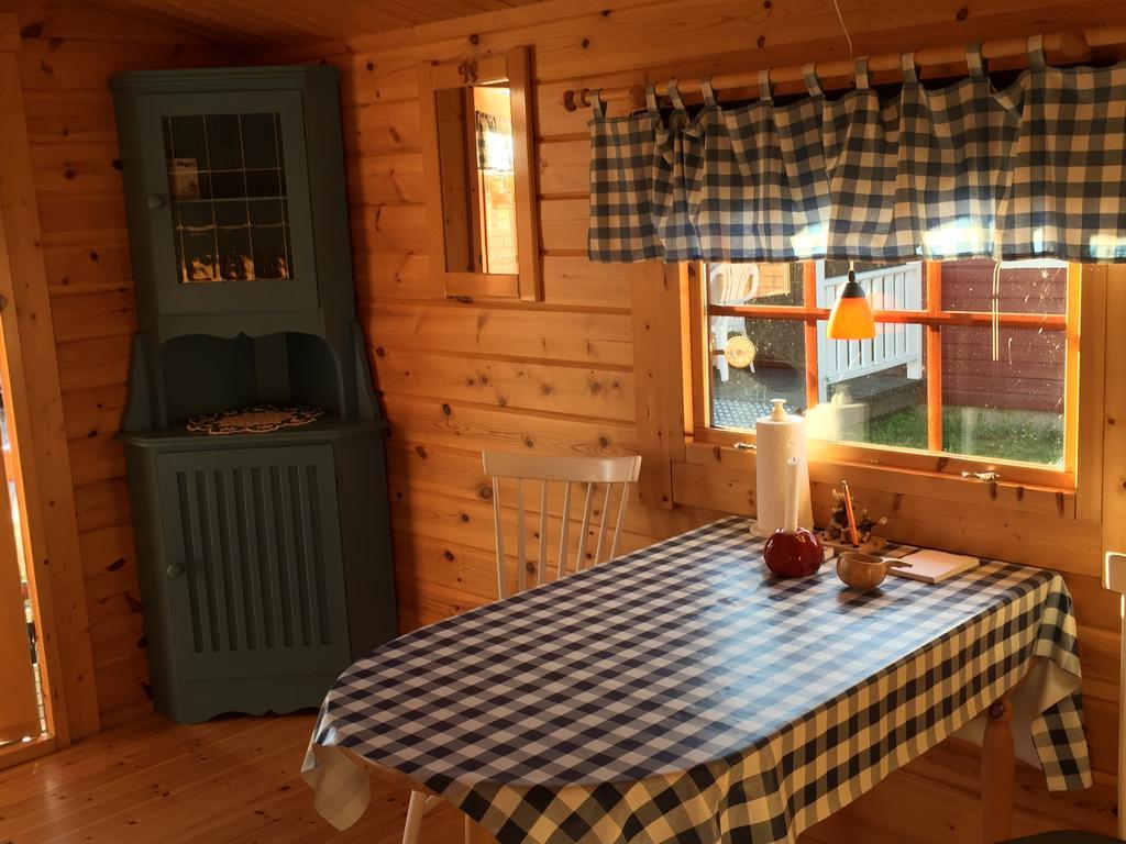 Stuga vid Hedenäsets stencafé Esterno foto