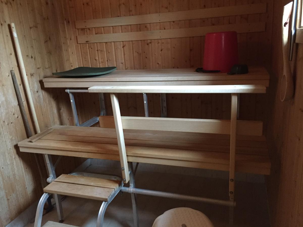 Stuga vid Hedenäsets stencafé Esterno foto